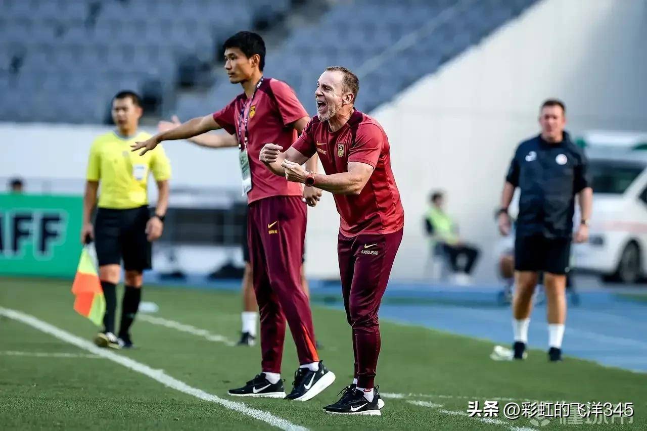 关于球队战术调整引发球迷疑惑，主教练下课步伐或将加快的信息